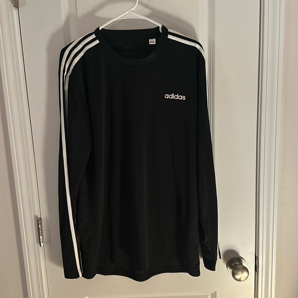 Black Adidas long sleeve top! Size L